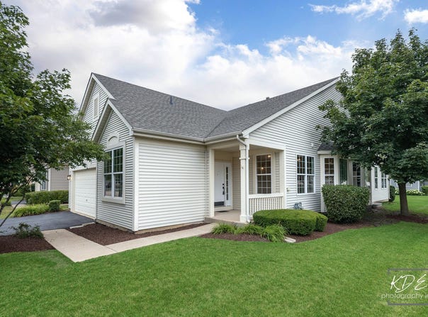 21143 Silver Moon Lake Way, Crest Hill, IL 60403