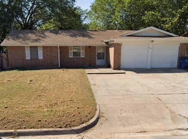 311 Arthur Drive, Kennedale, TX 76060