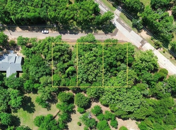 193 Cedar Oaks Drive, Mabank, TX 75156