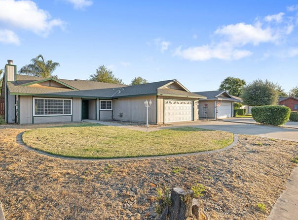 4233 W Fairview Avenue, Visalia, CA 93277
