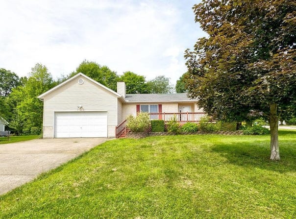 847 Fairway Drive, Howard, OH 43028