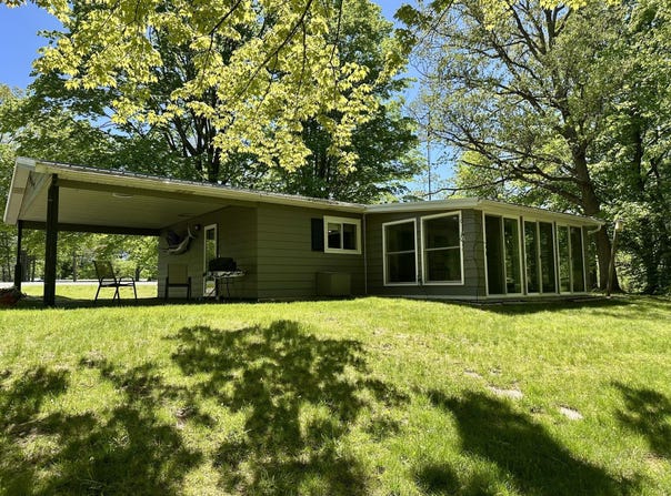 8942 E M-20, HESPERIA, MI 49421