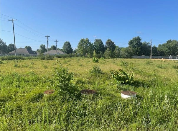 2119  N Center  ST, Fayetteville, AR 72701