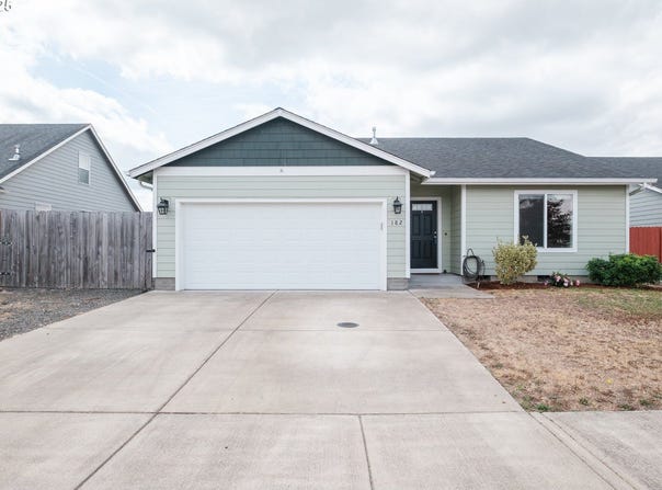 182 E JOY ST, Lebanon, OR 97355