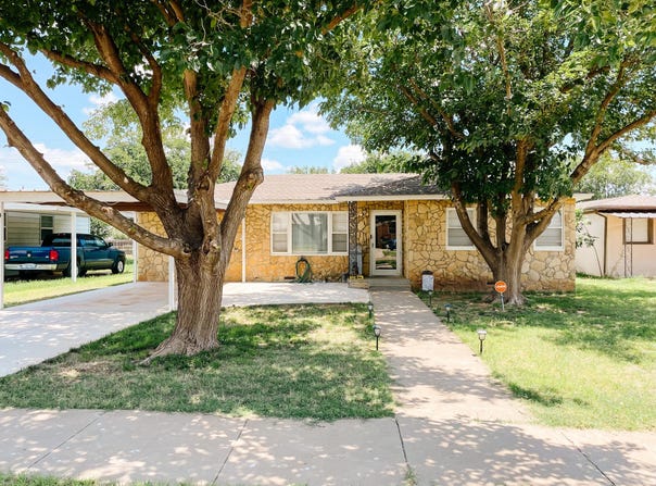 940 S 18th Street, Slaton, TX 79364
