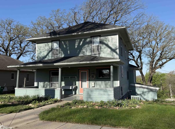 1207 Grove Avenue, Corning, IA 50841