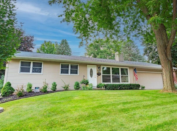 305 Mohawk Trail, DeForest, WI 53532