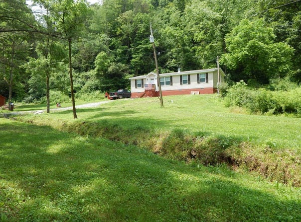 208 Lick Run Rd., Smithville, WV 26178