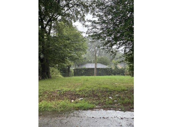 1646 E MCLEMORE, Memphis, TN 38106