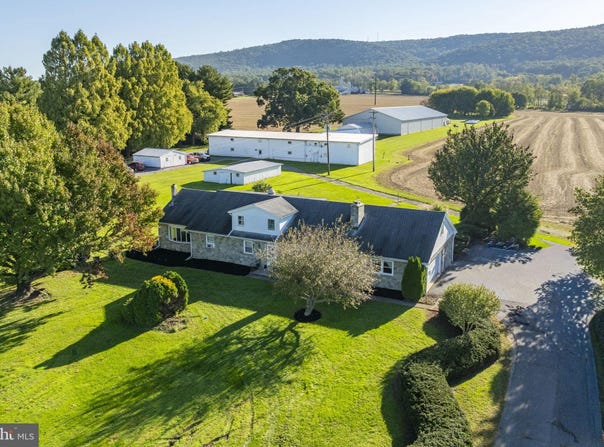 328 STRICKLERSTOWN Road, NEWMANSTOWN, PA 17073