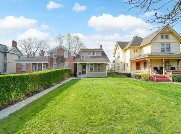 212 W Chicago, Tecumseh, MI 49286