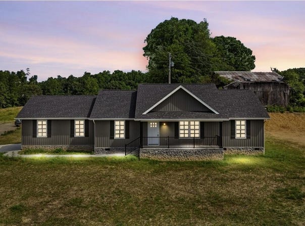 100 JACK St, Tazewell, TN 37879