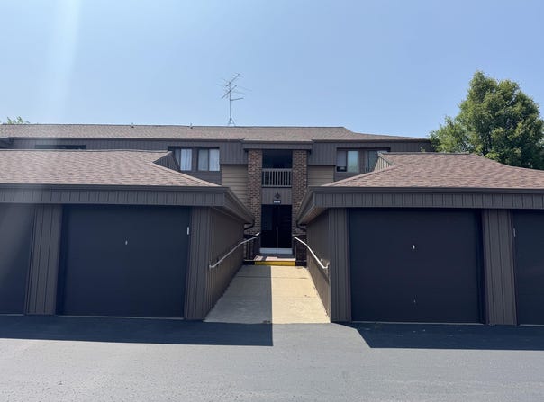 2919 Byron Center Avenue SW, Wyoming, MI 49519