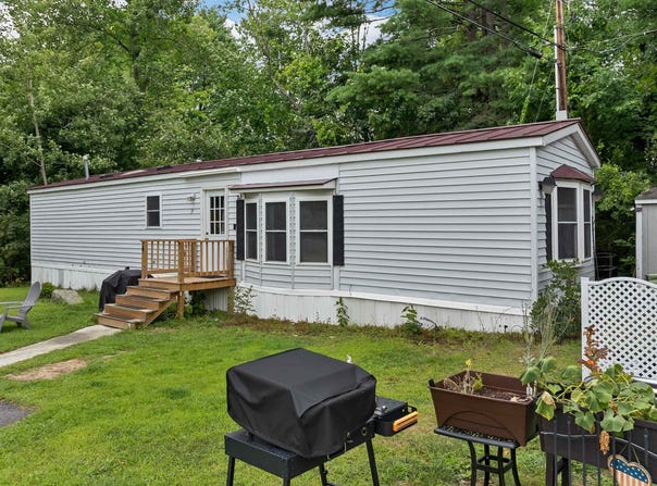 4 Colgate Road, Newmarket, NH 03857