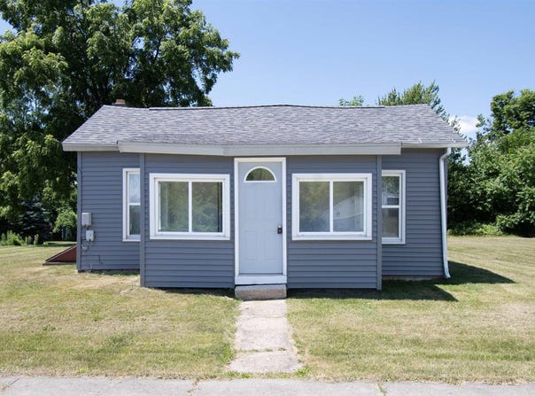 1210 Town Street, Kendallville, IN 46755-2205