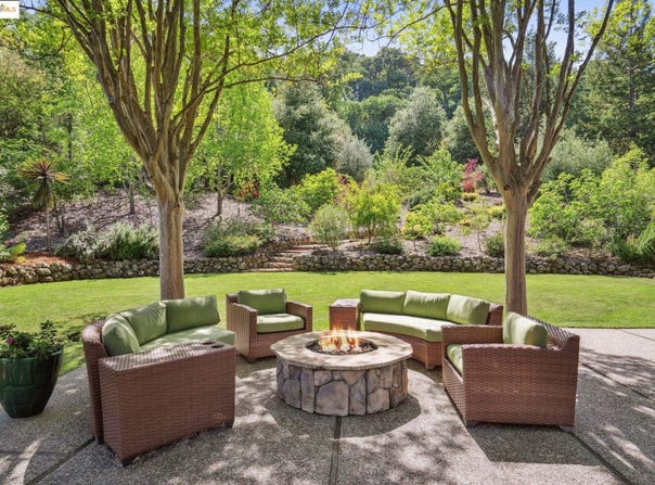 1037 Silverhill Dr, Lafayette, CA 94549