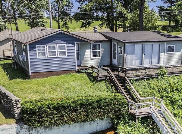 55772 Indian Lake Road, Dowagiac, MI 49047