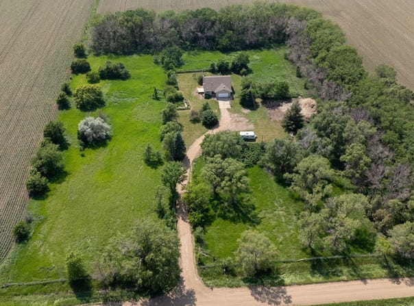 28447 477th Ave, Canton, SD 57013-5809