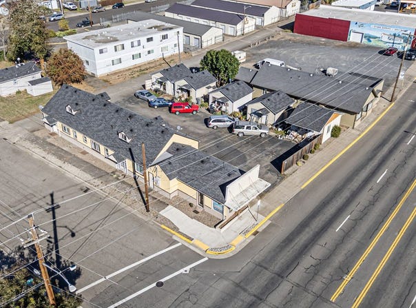 924 MAIN St, SweetHome, OR 97386
