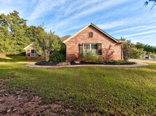 3800 Woodridge Trail, Edmond, OK 73034