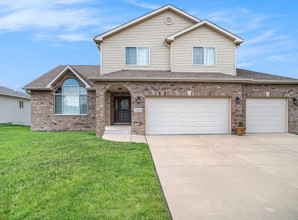 2462 W 85th Lane, Merrillville, IN 46410