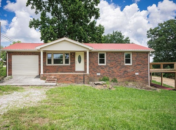 2596 PINE GROVE ROAD, Spencer, TN 38585