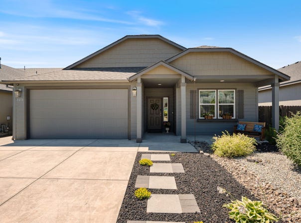2472 NW Jackpine Lane, Redmond, OR 97756