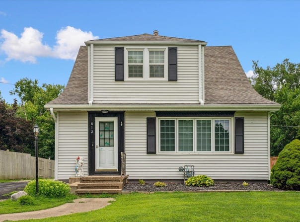 612 13th Avenue North, Clinton, IA 52732