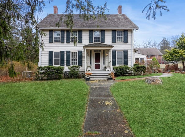1234 N Country Road, Stony Brook, NY 11790
