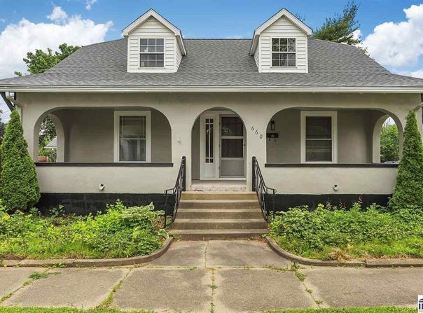 660 Mulberry Street, Clinton, IN 47842