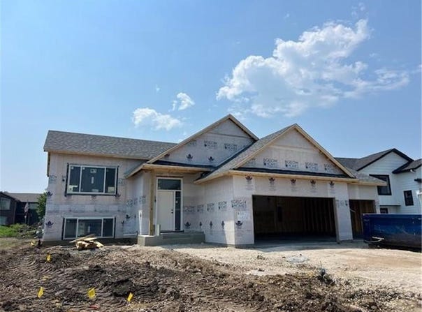 239 Stonelake Drive SE, Rochester, MN 55904