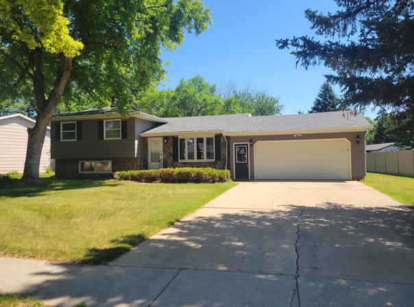 2106 N Jay Street, Aberdeen, SD 57401