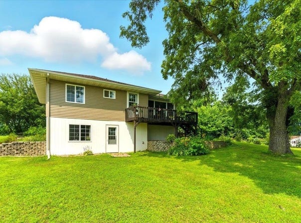 32079 Spring Avenue, New Hartford, IA 50660