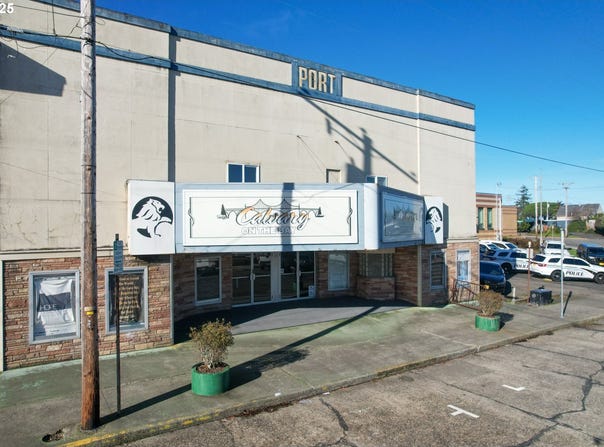 1954 UNION AVE, North Bend, OR 97459