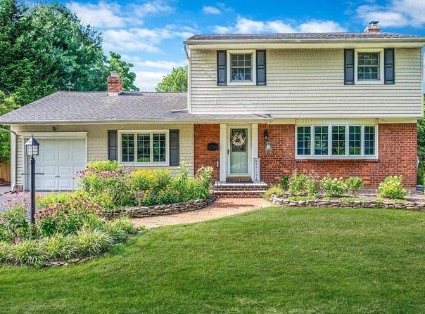 5 Amalia Lane, Commack, NY 11725
