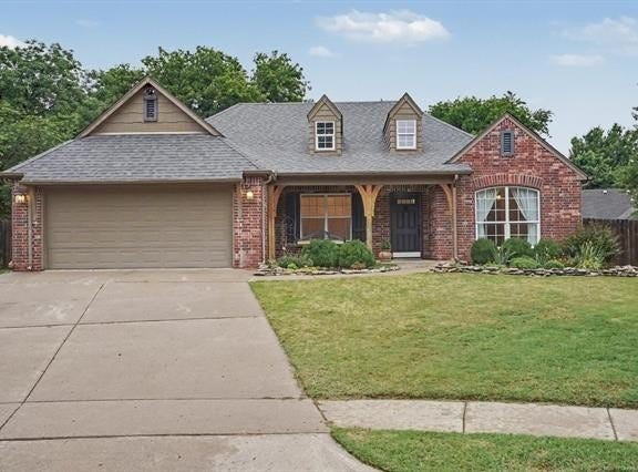 2111 W E Court, Jenks, OK 74037