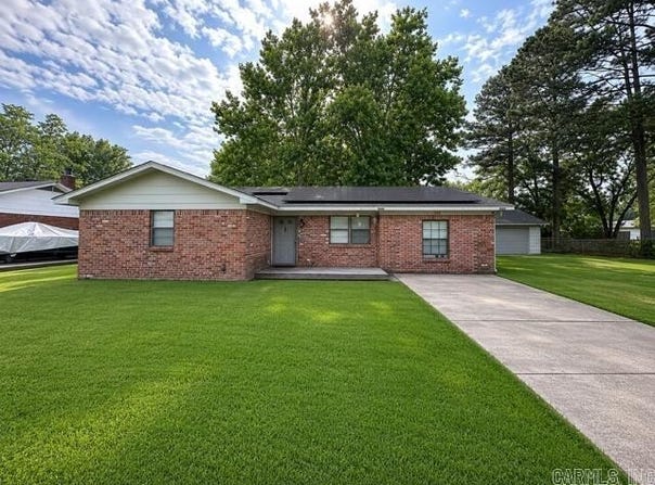 1208 S Center St, Lonoke, AR 72086