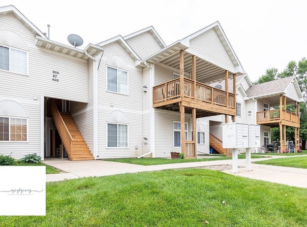 950 67th Street unit: 412, West Des Moines, IA 50266