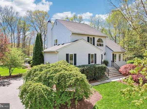 32 ARNOLD LANE, ROBBINSVILLE, NJ 08691