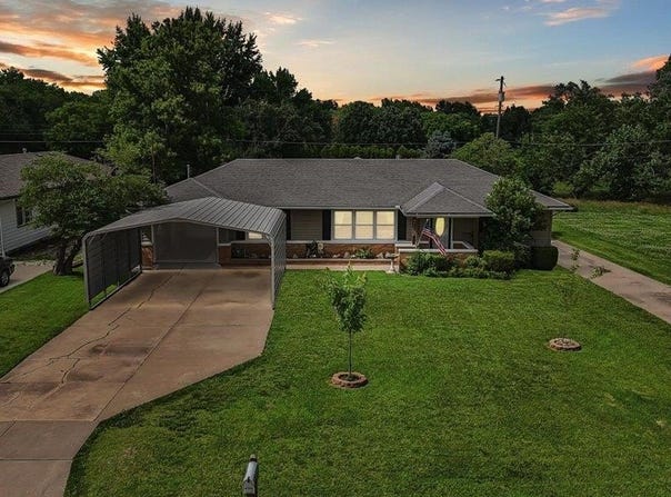 630 W 10th Ave, El Dorado, KS 67042
