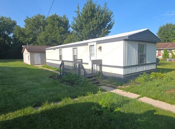 612 E 4th Street, Hartford City, IN 47348