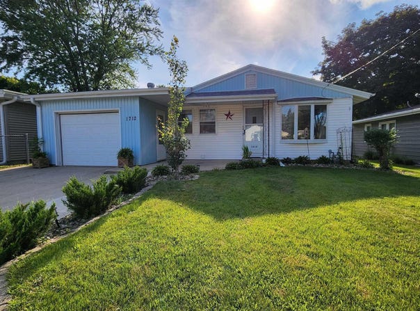 1712 S Hampshire, MASON CITY, IA 50401