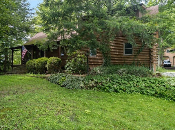 12063 State Route 44, Mantua, OH 44255