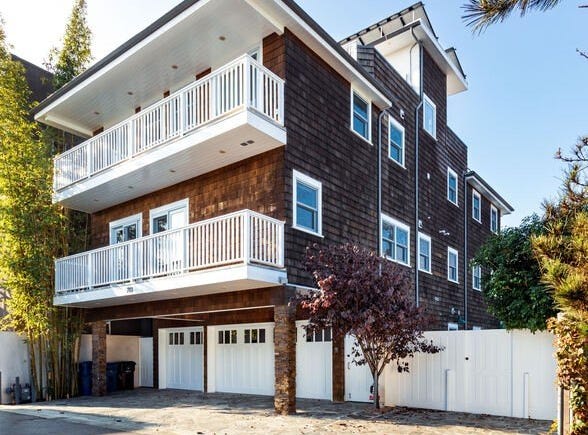 702 Pacific Ave., Venice, CA 90291