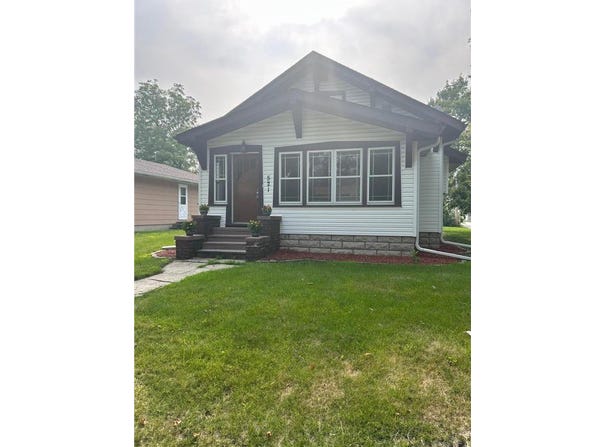 521 4th Street, Gaylord, MN 55334