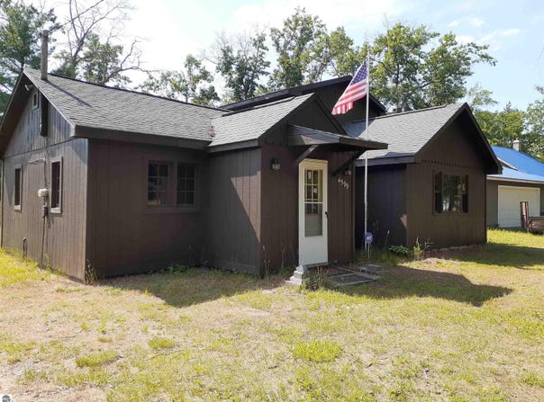 4599 Shady Lane, Oscoda, MI 48750