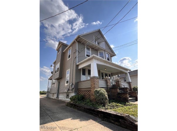 202 E Voris Street, Akron, OH 44311