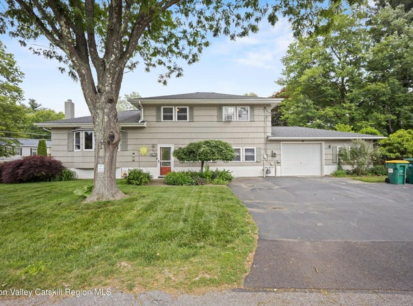 9 Birchwood Drive S, Saugerties, NY 12477