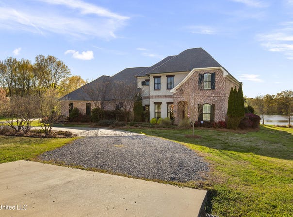 106 Chestnut Hill Road, Flora, MS 39071