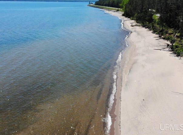 14920 US Hwy 41, Baraga, MI 49908